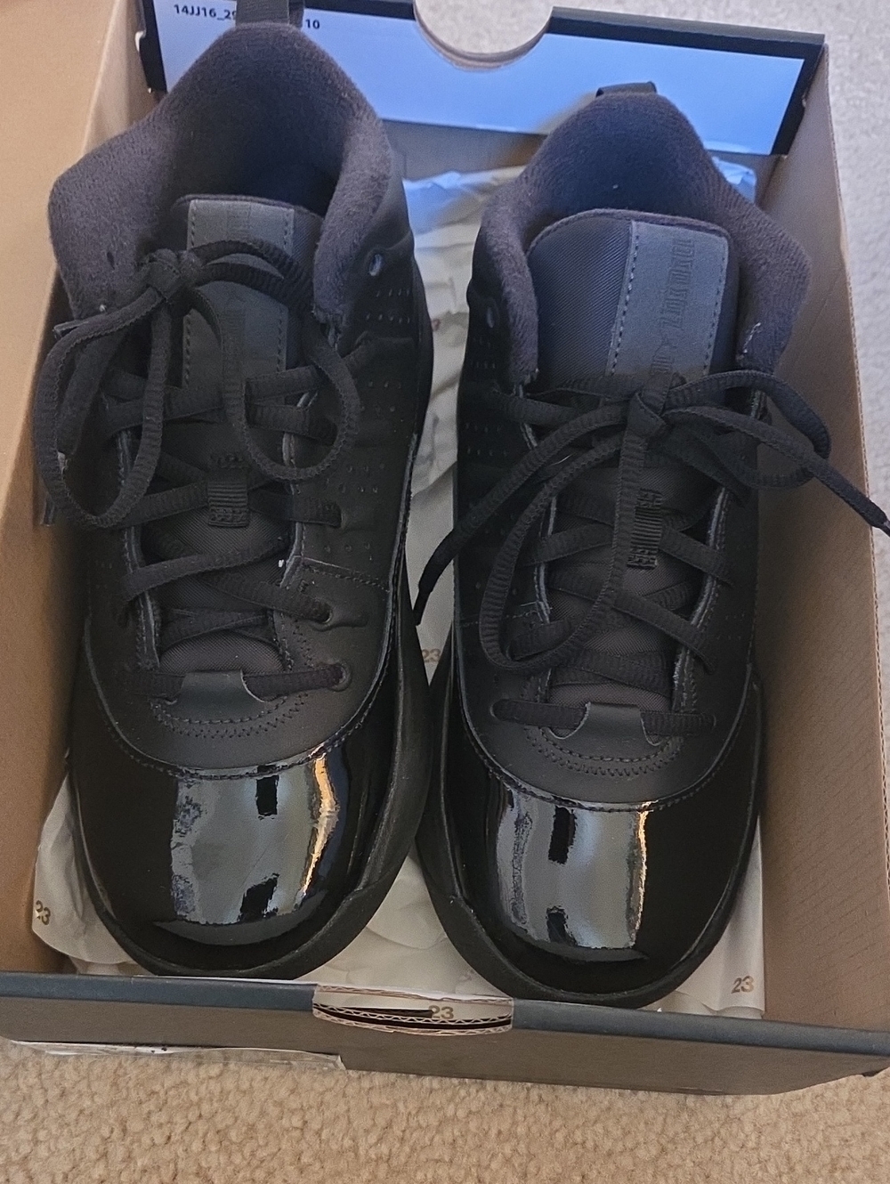 Jordan Max Aura 7 Youth Black Patent Toe Athletic Sneakers